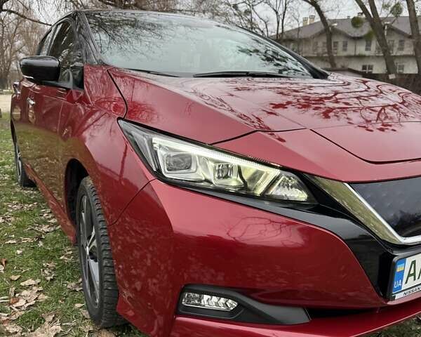 Красный Ниссан Лиф, объемом двигателя 0 л и пробегом 111 тыс. км за 13300 $, фото 8 на Automoto.ua