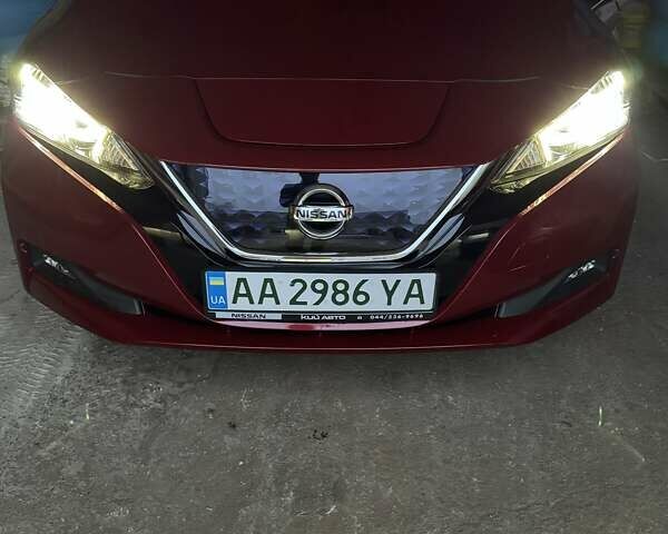 Красный Ниссан Лиф, объемом двигателя 0 л и пробегом 111 тыс. км за 13300 $, фото 12 на Automoto.ua