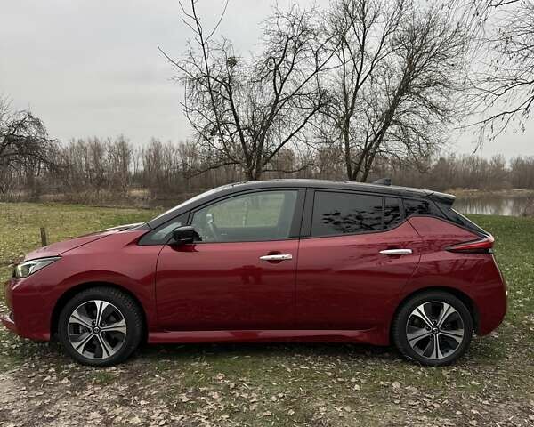 Красный Ниссан Лиф, объемом двигателя 0 л и пробегом 111 тыс. км за 13300 $, фото 4 на Automoto.ua