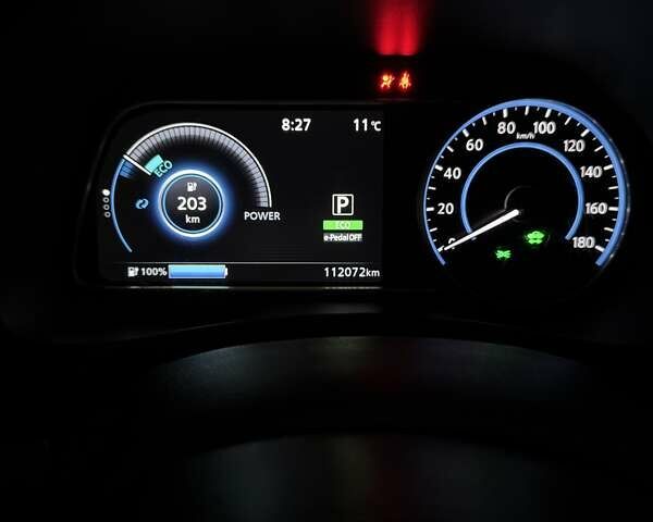 Красный Ниссан Лиф, объемом двигателя 0 л и пробегом 111 тыс. км за 13300 $, фото 13 на Automoto.ua