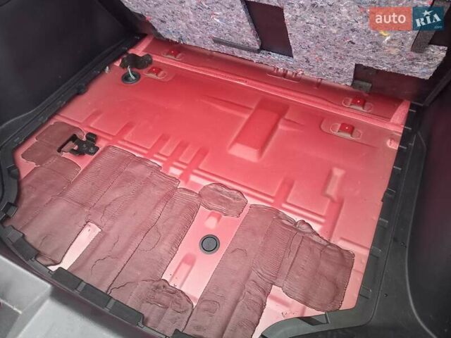 Красный Ниссан Лиф, объемом двигателя 0 л и пробегом 21 тыс. км за 18600 $, фото 27 на Automoto.ua