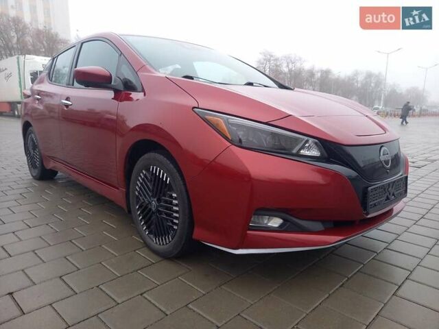 Красный Ниссан Лиф, объемом двигателя 0 л и пробегом 21 тыс. км за 18600 $, фото 14 на Automoto.ua