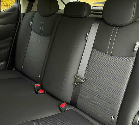 Красный Ниссан Лиф, объемом двигателя 0 л и пробегом 77 тыс. км за 14700 $, фото 22 на Automoto.ua