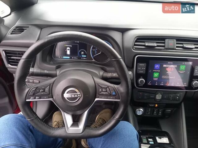 Красный Ниссан Лиф, объемом двигателя 0 л и пробегом 21 тыс. км за 18600 $, фото 38 на Automoto.ua