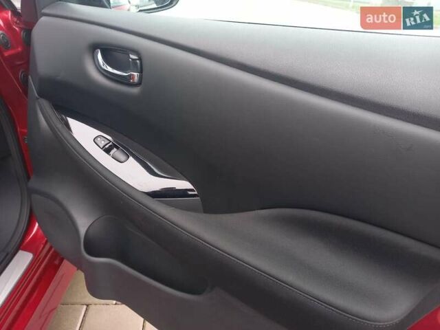 Красный Ниссан Лиф, объемом двигателя 0 л и пробегом 21 тыс. км за 18600 $, фото 24 на Automoto.ua