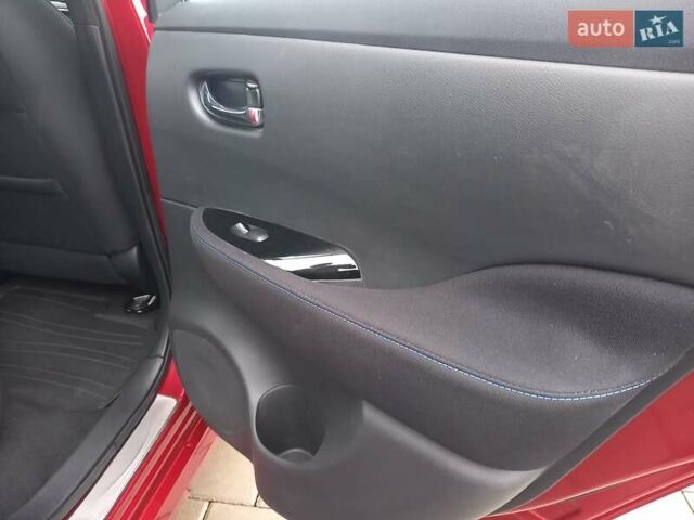 Красный Ниссан Лиф, объемом двигателя 0 л и пробегом 21 тыс. км за 18600 $, фото 18 на Automoto.ua