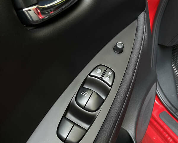 Красный Ниссан Лиф, объемом двигателя 0 л и пробегом 77 тыс. км за 14700 $, фото 13 на Automoto.ua