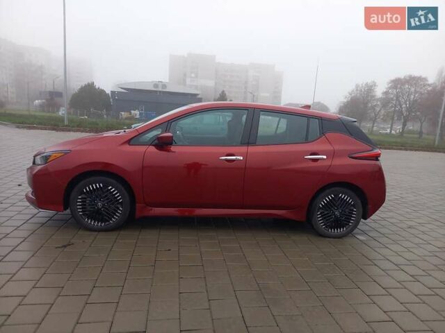 Красный Ниссан Лиф, объемом двигателя 0 л и пробегом 21 тыс. км за 18600 $, фото 2 на Automoto.ua