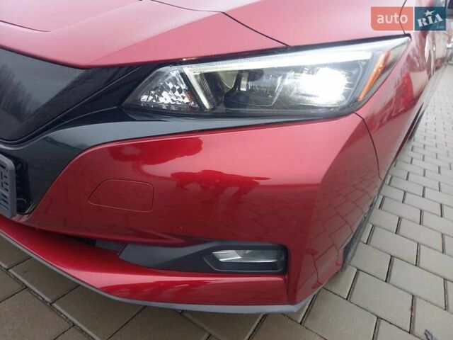 Красный Ниссан Лиф, объемом двигателя 0 л и пробегом 21 тыс. км за 18600 $, фото 9 на Automoto.ua