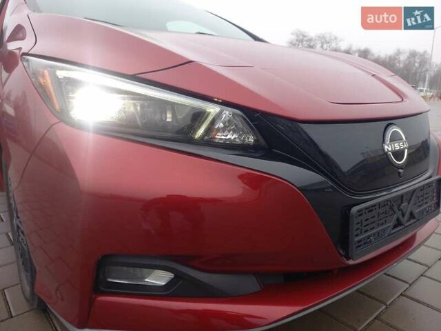 Красный Ниссан Лиф, объемом двигателя 0 л и пробегом 21 тыс. км за 18600 $, фото 8 на Automoto.ua