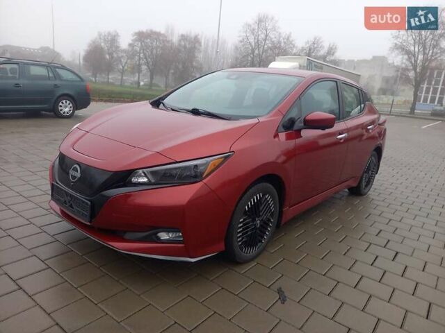 Красный Ниссан Лиф, объемом двигателя 0 л и пробегом 21 тыс. км за 18600 $, фото 1 на Automoto.ua