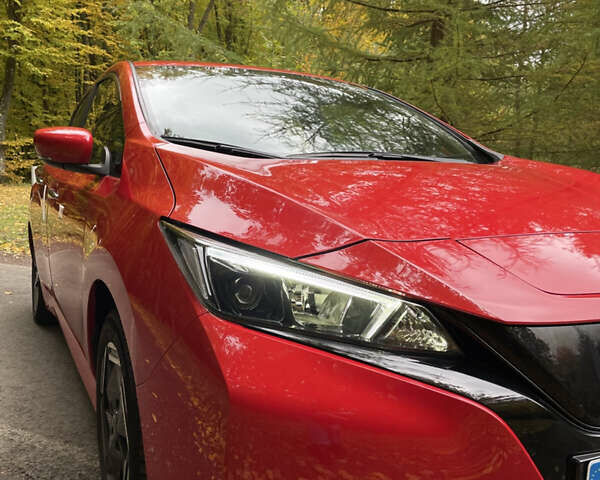 Красный Ниссан Лиф, объемом двигателя 0 л и пробегом 77 тыс. км за 14700 $, фото 2 на Automoto.ua