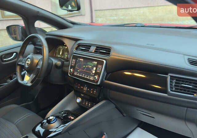 Червоний Ніссан Ліф, об'ємом двигуна 0 л та пробігом 89 тис. км за 16355 $, фото 70 на Automoto.ua