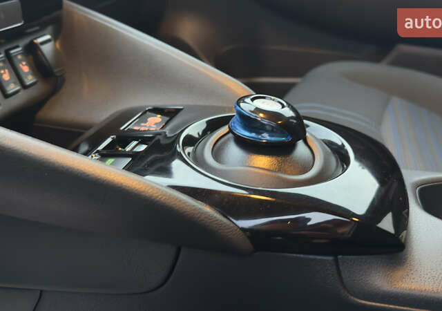 Червоний Ніссан Ліф, об'ємом двигуна 0 л та пробігом 89 тис. км за 16355 $, фото 29 на Automoto.ua