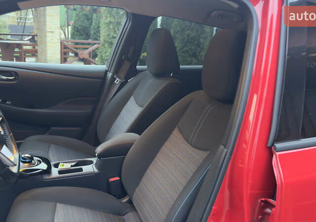 Червоний Ніссан Ліф, об'ємом двигуна 0 л та пробігом 89 тис. км за 16355 $, фото 28 на Automoto.ua