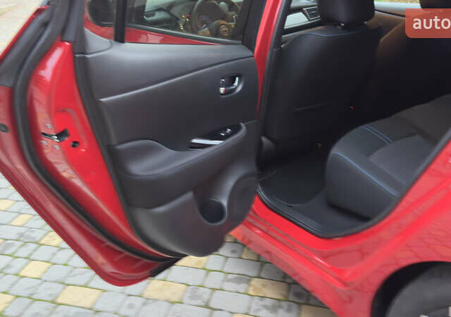 Червоний Ніссан Ліф, об'ємом двигуна 0 л та пробігом 89 тис. км за 16355 $, фото 40 на Automoto.ua