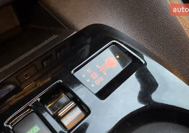 Червоний Ніссан Ліф, об'ємом двигуна 0 л та пробігом 89 тис. км за 16355 $, фото 36 на Automoto.ua