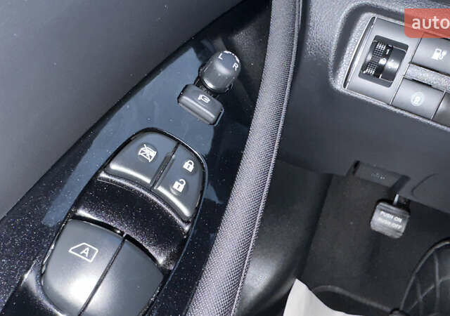 Червоний Ніссан Ліф, об'ємом двигуна 0 л та пробігом 89 тис. км за 16355 $, фото 83 на Automoto.ua