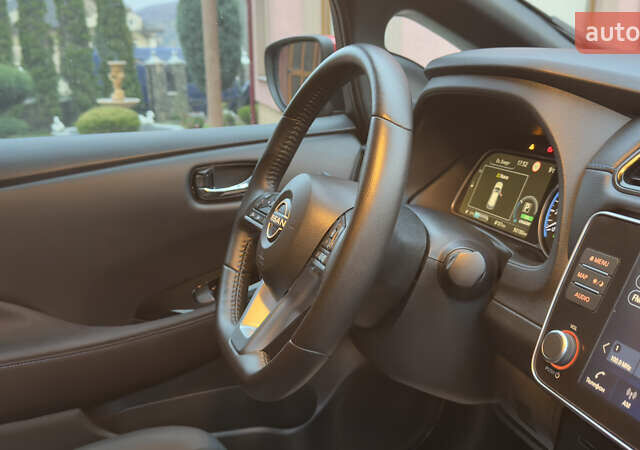 Червоний Ніссан Ліф, об'ємом двигуна 0 л та пробігом 89 тис. км за 16355 $, фото 62 на Automoto.ua