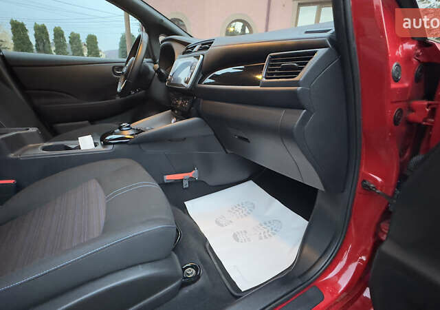 Червоний Ніссан Ліф, об'ємом двигуна 0 л та пробігом 89 тис. км за 16355 $, фото 56 на Automoto.ua