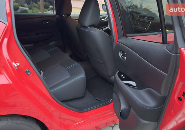 Червоний Ніссан Ліф, об'ємом двигуна 0 л та пробігом 89 тис. км за 16355 $, фото 51 на Automoto.ua