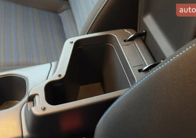 Червоний Ніссан Ліф, об'ємом двигуна 0 л та пробігом 89 тис. км за 16355 $, фото 34 на Automoto.ua