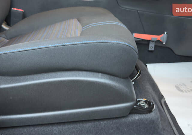 Червоний Ніссан Ліф, об'ємом двигуна 0 л та пробігом 89 тис. км за 16355 $, фото 55 на Automoto.ua