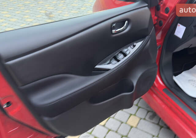 Червоний Ніссан Ліф, об'ємом двигуна 0 л та пробігом 89 тис. км за 16355 $, фото 25 на Automoto.ua