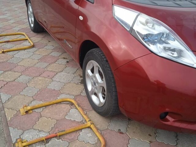 Червоний Ніссан Ліф, об'ємом двигуна 0 л та пробігом 125 тис. км за 8700 $, фото 4 на Automoto.ua