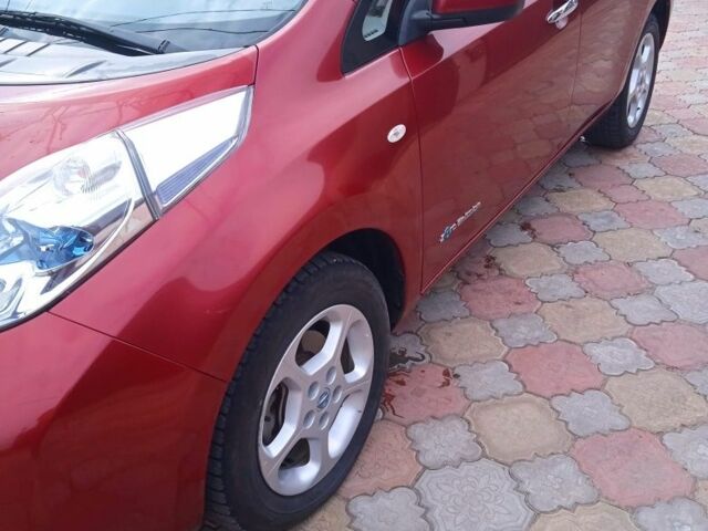 Червоний Ніссан Ліф, об'ємом двигуна 0 л та пробігом 125 тис. км за 8700 $, фото 3 на Automoto.ua