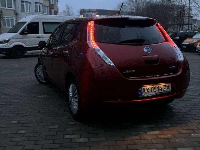 Червоний Ніссан Ліф, об'ємом двигуна 0 л та пробігом 150 тис. км за 3999 $, фото 4 на Automoto.ua