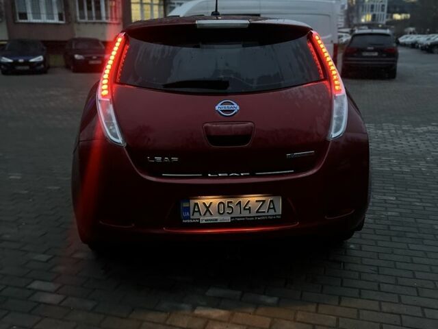 Червоний Ніссан Ліф, об'ємом двигуна 0 л та пробігом 150 тис. км за 3999 $, фото 3 на Automoto.ua