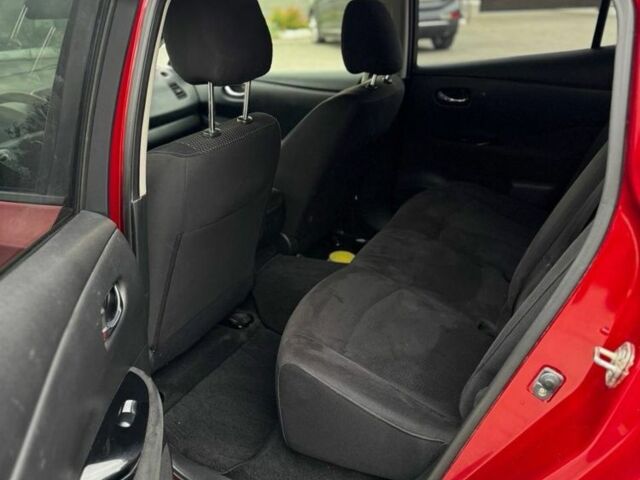 Красный Ниссан Лиф, объемом двигателя 0 л и пробегом 140 тыс. км за 5200 $, фото 6 на Automoto.ua