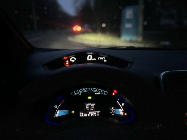 Червоний Ніссан Ліф, об'ємом двигуна 0 л та пробігом 150 тис. км за 3999 $, фото 7 на Automoto.ua