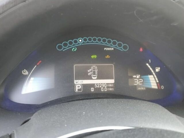 Красный Ниссан Лиф, объемом двигателя 0 л и пробегом 83 тыс. км за 4400 $, фото 8 на Automoto.ua