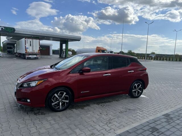 Червоний Ніссан Ліф, об'ємом двигуна 0 л та пробігом 215 тис. км за 10000 $, фото 3 на Automoto.ua