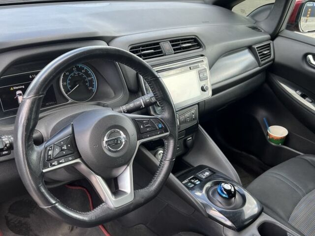 Червоний Ніссан Ліф, об'ємом двигуна 0 л та пробігом 215 тис. км за 10000 $, фото 9 на Automoto.ua