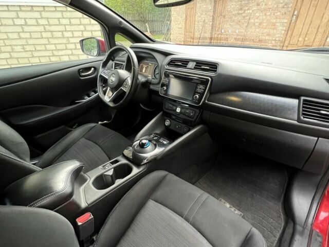 Червоний Ніссан Ліф, об'ємом двигуна 0 л та пробігом 215 тис. км за 10000 $, фото 8 на Automoto.ua