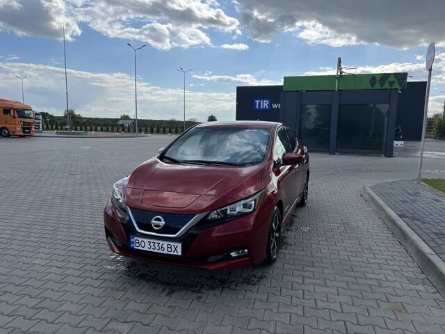 Червоний Ніссан Ліф, об'ємом двигуна 0 л та пробігом 215 тис. км за 10000 $, фото 2 на Automoto.ua