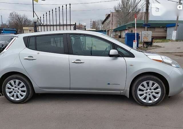 Ниссан Лиф, объемом двигателя 0 л и пробегом 86 тыс. км за 12499 $, фото 4 на Automoto.ua