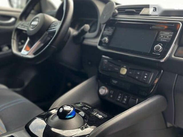 Ниссан Лиф, объемом двигателя 0 л и пробегом 64 тыс. км за 20000 $, фото 17 на Automoto.ua