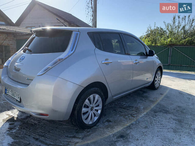 Ниссан Лиф, объемом двигателя 0 л и пробегом 220 тыс. км за 3500 $, фото 3 на Automoto.ua