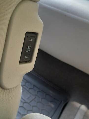 Ниссан Лиф, объемом двигателя 0 л и пробегом 93 тыс. км за 6600 $, фото 6 на Automoto.ua