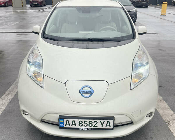 Ниссан Лиф, объемом двигателя 0 л и пробегом 102 тыс. км за 5400 $, фото 2 на Automoto.ua