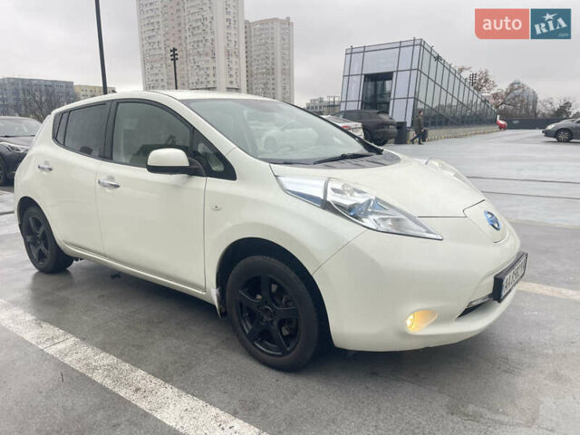 Ниссан Лиф, объемом двигателя 0 л и пробегом 102 тыс. км за 5400 $, фото 11 на Automoto.ua