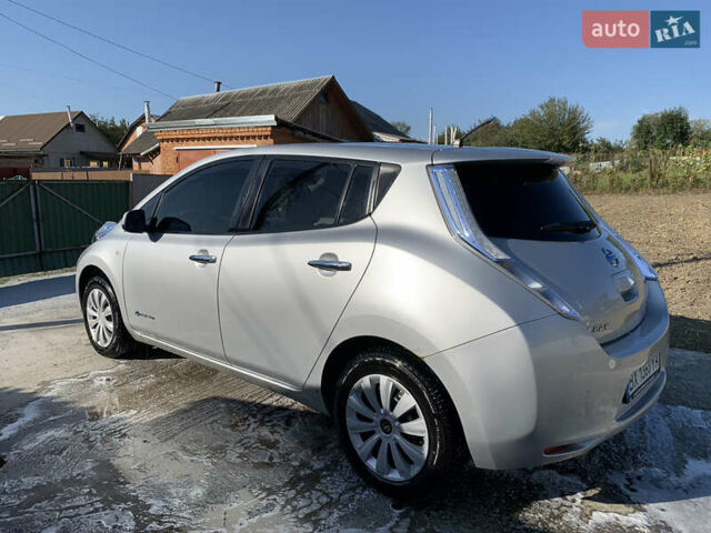 Ниссан Лиф, объемом двигателя 0 л и пробегом 220 тыс. км за 3500 $, фото 4 на Automoto.ua