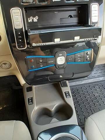 Ниссан Лиф, объемом двигателя 0 л и пробегом 93 тыс. км за 6600 $, фото 13 на Automoto.ua