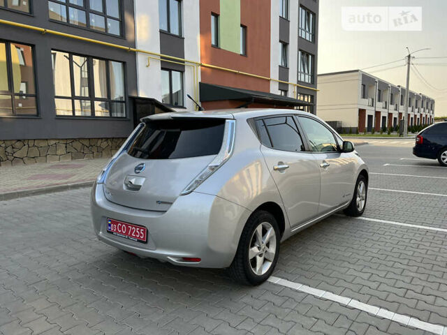 Ниссан Лиф, объемом двигателя 0 л и пробегом 104 тыс. км за 6500 $, фото 5 на Automoto.ua