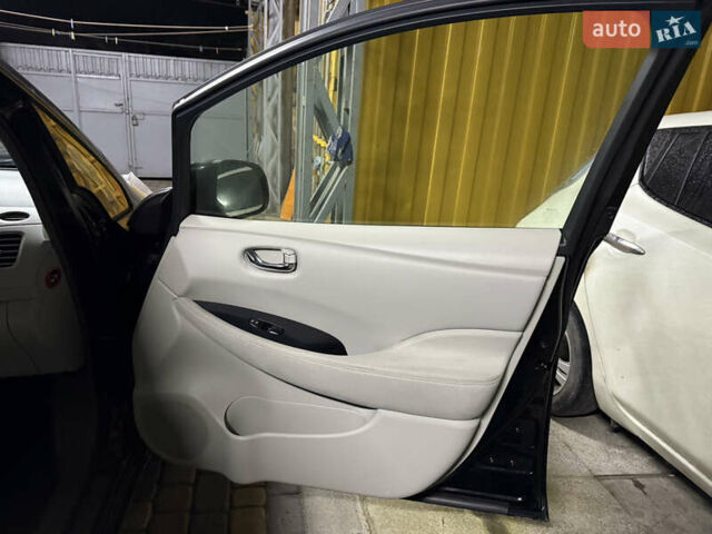 Ниссан Лиф, объемом двигателя 0 л и пробегом 114 тыс. км за 4850 $, фото 20 на Automoto.ua