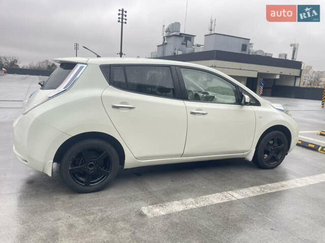 Ниссан Лиф, объемом двигателя 0 л и пробегом 102 тыс. км за 5400 $, фото 20 на Automoto.ua